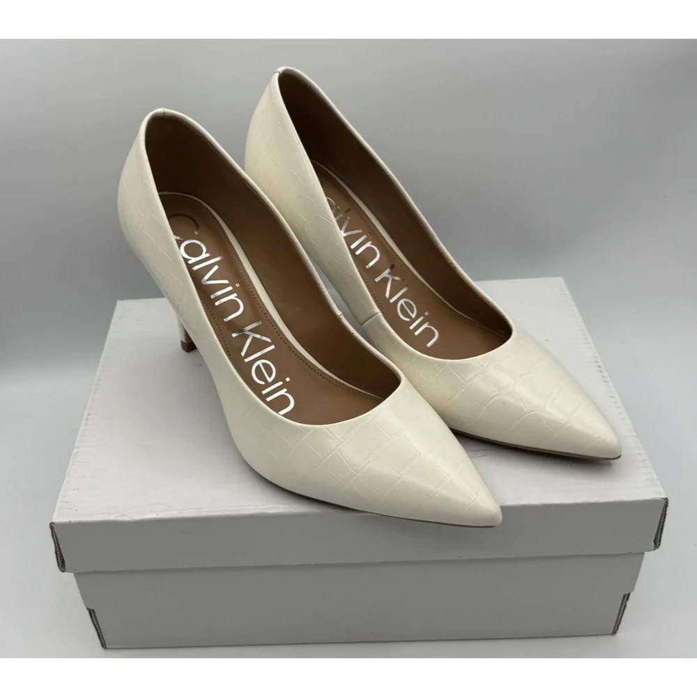 Calvin Klein Gayle Pumps White Leather Size 6.5M, SLIP-ON, Pointed Toe, NIB